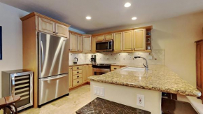 Spacious One Bedroom Condo in Mammoth! Free Assigned Parking - Snowbird 107